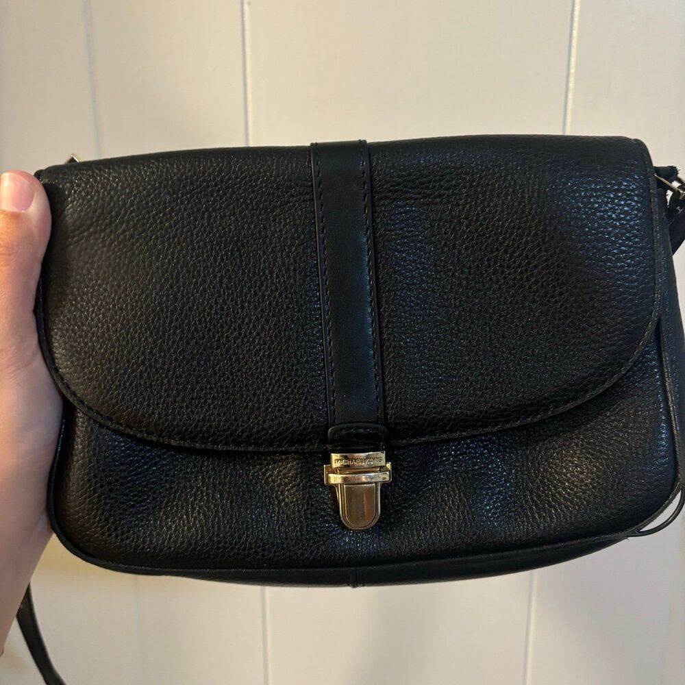 MICHAEL KORS Charlton
Crossbody Black Leather Bag